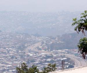 El humo y la bruma siguen afectando la capital hondureña.