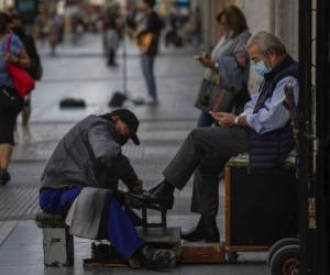 El gobierno de Madrid de centroderecha se resistió a un cierre parcial de la ciudad, argumentando que no quería dañar más la economía regional. Foto: AP