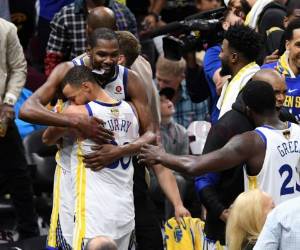 Los Warriors completaron una barrida de 4-0 en la serie al mejor de siete partidos.