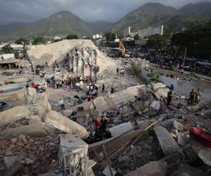En las últimas horas Venezuela ha recibido 17 vuelos con más de 1.600 integrantes de equipos de rescate y en las próximas 24 horas se espera la llegada de 25 vuelos adicionales, informó el vicecanciller venezolano.