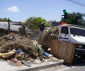 El Anillo Periférico fue intervenido en un mega operativo de limpieza mientras la AMDC supera las 194 mil toneladas de basura recolectadas este año.