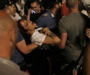 Al parecer, el público escuchó una detonación y pensó que había terroristas en la plaza.