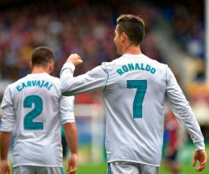 Ronaldo, que ha marcado dos o más goles en siete de sus diez últimos partidos, adelantó a los hombres de Zinedine Zidane al superar por bajo con la diestra al meta local, el serbio Marko Dmitrovic (33). Foto AFP