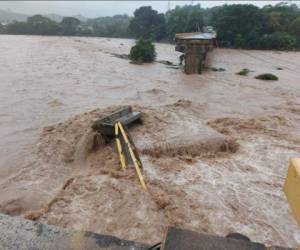 Puentes, carreteras y derrumbes fueron los daños provocados por el paso de la tormenta Eta y Iota.