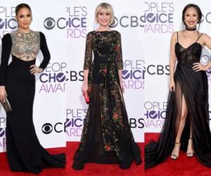 Perfección, belleza y elegancia derrocharon estas actrices tras su paso por la alfombra roja en la 43 edición de los People Choice Awards 2017.