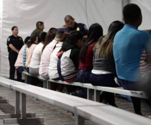 Las demandas que impugnaron la política alegan que a los solicitantes de asilo se les niega un trato justo y los expone a condiciones extremadamente violentas en las ciudades fronterizas de México. Foto: AP.