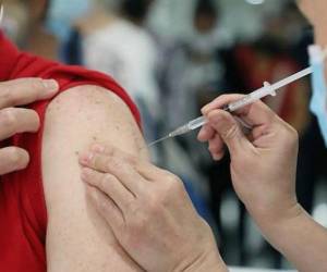 La vacunación contra influenza y tos ferina presentó baja demanda, mientras Salud insiste en la prevención mediante las vacunas.