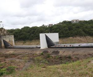 Boquín señaló que, ante un escenario extremo, transportar agua desde otros departamentos es una de las alternativas que se mantienen sobre la mesa.