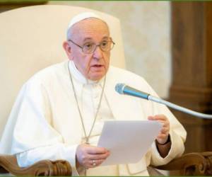 El papa Francisco dio el importante paso este martes, pero la reforma entrará en vigencia en diciembre. Foto: AFP