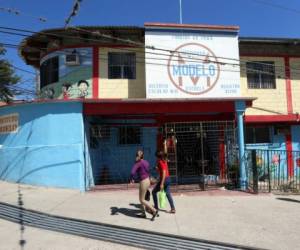 Las instalaciones del centro educativo permanecieron cerradas.Foto: Johny Magallanes/EL HERALDO