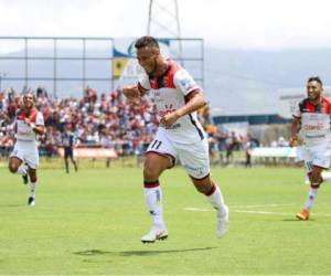 Alex López se lució con golazo en la liga de Costa Rica. Foto: Rubén Murillo / LDA (Vía Fanny Tayver)