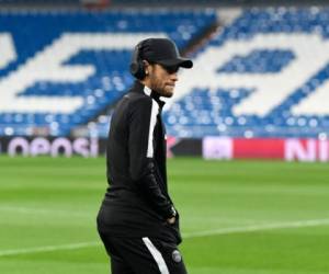 Neymar se prepara para el duelo de octavos ante el Real Madrid. (AFP)