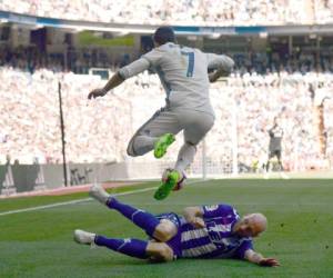 La gran jugada de Cristiano Ronaldo sorprendió a los aficionados del Santiago Bernabéu (Foto: Agencia AFP)