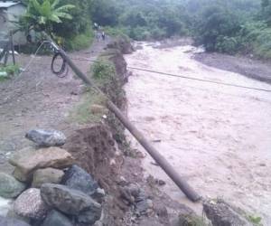 Fuertes lluvias se registraron la tarde-noche del sábado en Comayagua dejando varios daños en calles y crecidas de ríos y quebradas (Foto: Cortesía)