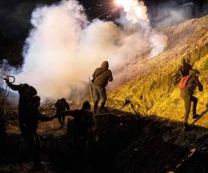 Las escenas que se han vivido en las últimas semanas en la frontera han sido de confrontación. (Foto: AFP)
