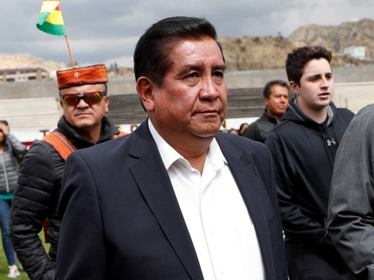 César Salinas, presidente de la Federación Boliviana de fútbol falleció el 19 de julio de 2020 por complicaciones del COVID-19. (AP Foto/Juan Karita).