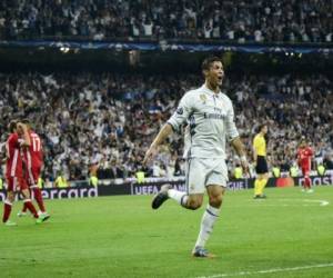 Cristiano Ronaldo mientras celebraba uno de los tres goles que le anotó al Bayern Múnich en el duelo de cuartos de final de la Champions League (Foto: Agencias/AFP)