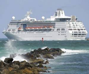 República Dominicana le negó esta semana atracar en su territorio a un buque crucero británico porque algunos pasajeros exhibieron síntomas de gripe. Foto: AP.