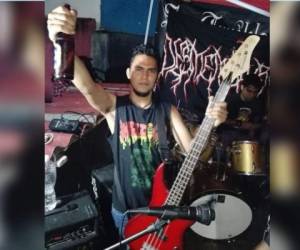 El joven bajista Jorge Jadib Asad era muy conocido entre las bandas de rock nacional. Falleció en un accidente de tránsito en El Progreso.