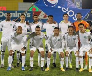 El Comunicaciones visita al Motagua este miércoles en el Estadio Nacional en el partido de ida de la final de la Liga Concacaf, en donde el cuadro guatemalteco busca sacar un buen resultado que le permita soñar con levantar la copa en su casa la próxima semana. Los dirigidos por William Coito saldrán con todas sus armas y amenazan con silenciar el coloso capitalino esta noche. Fotos: Cortesía