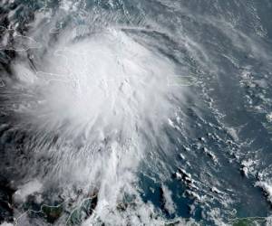 Desde el viernes, Haití se encuentra en alerta naranja ante el riesgo de la tormenta tropical Laura, cuyos vientos se intensificaron durante su paso por el sur de Puerto Rico. Foto: AFP