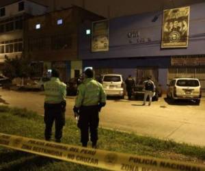 Los agentes detuvieron a 23 personas que se encontraban en la discoteca. Foto: elcomercio.pe