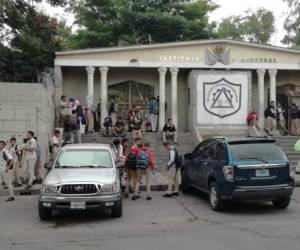 El Instituto Técnico Honduras está a punto de perder el año escolar debido a la toma constante de la instalación educativa.