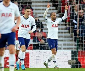 Lucas Moura celebrando el gol del Tottenham en la FA Cup. (Foto: AFP)