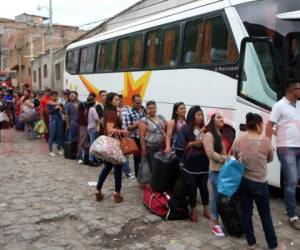 La gente empezó a salir ayer a sus pueblos sin contratiempos.