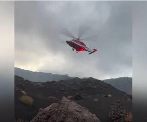 El hombre fue rescatado ya en estado muy grave por los bomberos, pero murió .