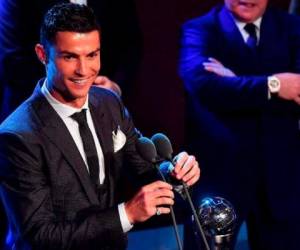 Cristiano Ronaldo ganó el premio 'FIFA Best' al mejor jugador del año. Foto AFP