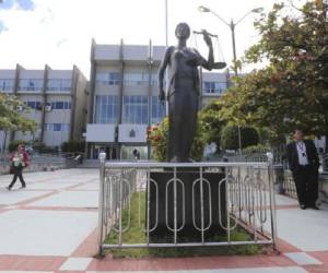 En las instalaciones de la Corte Suprema de Justicia de Honduras se llevó a cabo la polémica celebración. (Foto: EL HERALDO)
