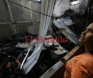 Las viviendas quedaron reducidas a cenizas tras el incendio en la colonia Rivas de Comayagüela. (Fotos: Estalin Irías / EL HERALDO)