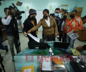 A través de las impresoras, los representantes de las Juntas Receptoras de Votos escanearán el acta original de cierre y sacarán las copias para cada partido político. Foto: El Heraldo