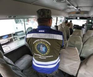 Más de dos años lleva el proceso de licitación privada para implementar sistemas de seguridad y las tarjetas prepago en los buses de la capital de Honduras. Fotos: EL HERALDO.
