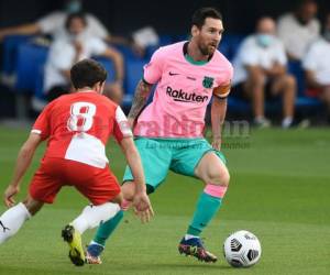 Messi también atesora seis Balones de Oro, más que Cristiano Ronaldo (5), Cruyff, Michel Platini o Marco Van Basten (3) y otro récord más con sus seis Botas de Oro, al mejor artillero de las ligas europeas. Foto: Agencia AFP.