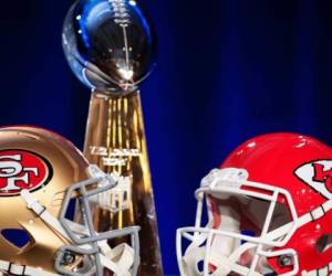 Tanto Kansas City Chiefs y San Francisco 49ers tienen muchos años de no ganar el cetro de la NFL. Foto: AFP.