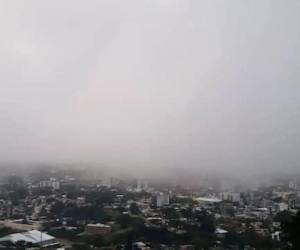 El desplazamiento de una onda tropical de corta amplitud y una vaguada en superficie, asociada a un sistema de baja presión al suroeste del Golfo de Fonseca, generarán lluvias y chubascos débiles a moderados con tormentas eléctricas en la mayor parte de Honduras. ¿En qué departamentos habrá más lluvias?