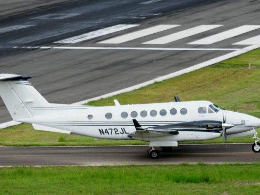 La aeronave con registro N472JL aterrizó la tarde de este domingo en el aeropuerto Internacional Toncontín. Foto: cortesía.