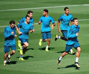Los jugadores del Real Madrid entrenando previo al duelo de Champions League ante el Apoel. (AFP)