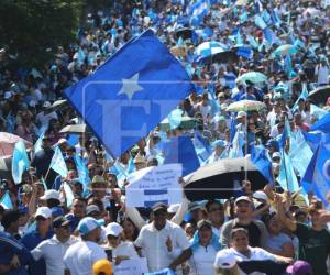 Desde diferentes puntos del país, nacionalistas comenzaron a salir desde la madrugada para congregarse en la colonia Kennedy, en Tegucigalpa, como parte de la movilización nacional convocada por las autoridades del partido.