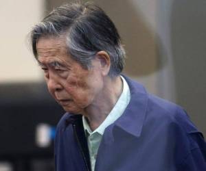 Fujimori, quien cumplía una condena de 25 años de prisión por delitos de corrupción y violación de derechos humanos, fue indultado por el presidente Pedro Pablo Kuczynski el 24 de diciembre. Foto: AP