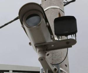 La Alcaldía comenzó a instalar cámaras con monitoreo las 24 horas en puntos críticos de contaminación para identificar a quienes botan basura.