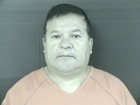 Salvador Delgado-Nieves, de 58 años, se declaró culpable de albergar a una persona que se encontraba en Estados Unidos de manera ilegal, de acuerdo con expedientes judiciales.