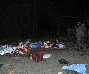 El Gobierno de Guatemala decretó el sábado tres días de luto por la muerte de 15 personas en un accidente de tránsito registrado en el oeste del país centroamericano.