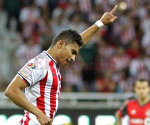 Orbelin Pineda celebra un gol de las Chivas de Guadalara ante Toronto por la final de la Concacaf Champions League.