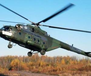 La aeronave Black Hawk con matrícula EJC 2166 de la Aviación del Ejército fue encontrada siniestrada entre los municipios de Balboa y Argelia. Foto: AFP