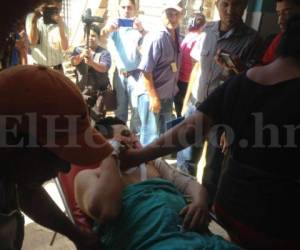 Uno de los tres heridos en el tiroteo suscitado esta mañana en el mercado Concepción de Choluteca. (Fotos: EL HERALDO)