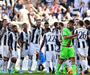 Los jugadores de Italia celebran su sexto título de manera consecutiva (Foto: Agencia AFP)