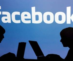 El bug afectó a la red del 18 al 27 de mayo. Facebook pudo reparar el error el 22 de mayo, pero necesitó cinco días más para que todos los mensajes fueran privados. (Foto: AFP)